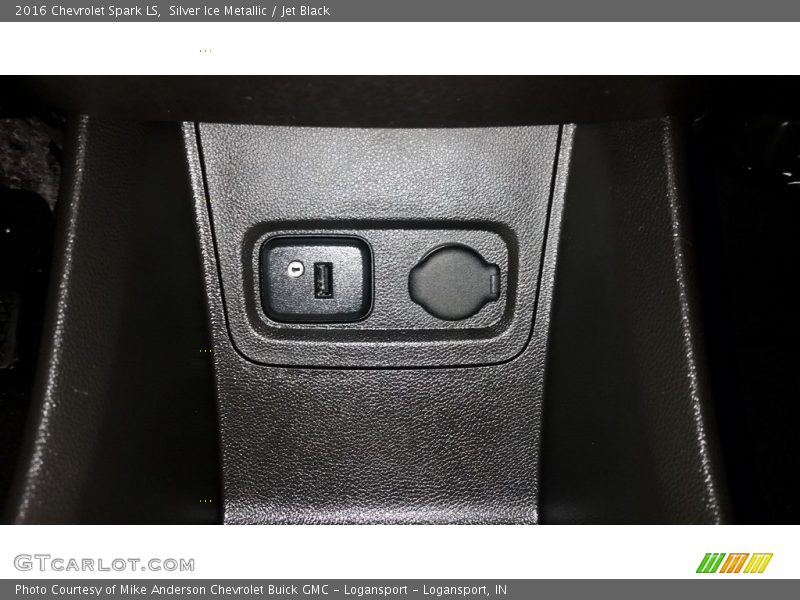 Silver Ice Metallic / Jet Black 2016 Chevrolet Spark LS