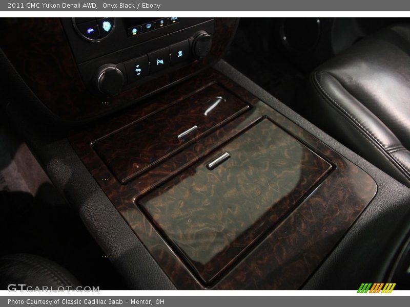 Onyx Black / Ebony 2011 GMC Yukon Denali AWD