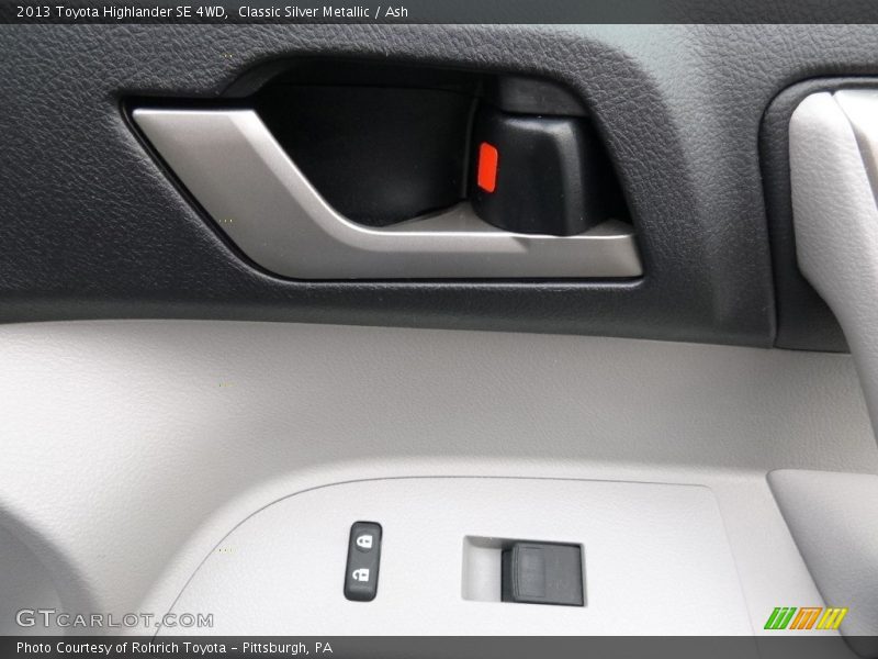 Classic Silver Metallic / Ash 2013 Toyota Highlander SE 4WD