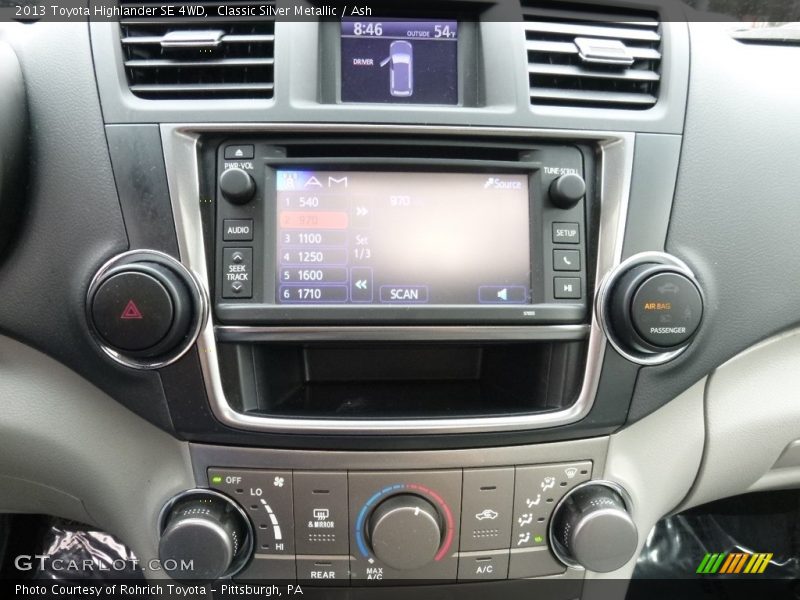 Classic Silver Metallic / Ash 2013 Toyota Highlander SE 4WD