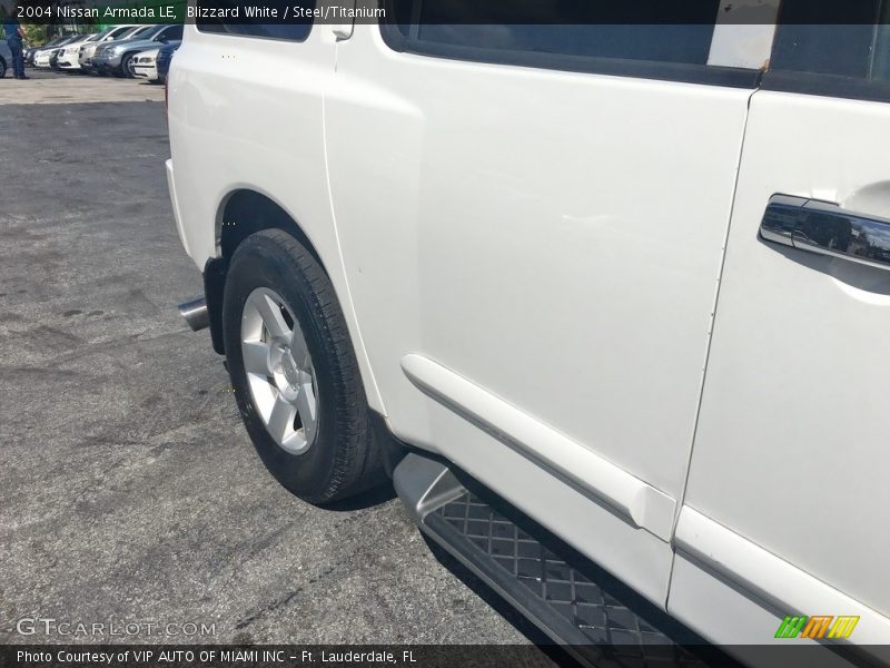 Blizzard White / Steel/Titanium 2004 Nissan Armada LE