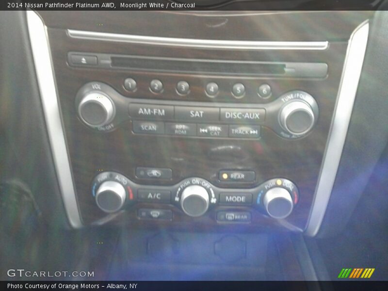 Moonlight White / Charcoal 2014 Nissan Pathfinder Platinum AWD