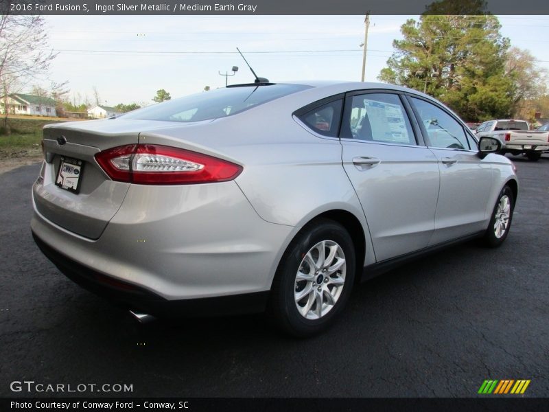 Ingot Silver Metallic / Medium Earth Gray 2016 Ford Fusion S