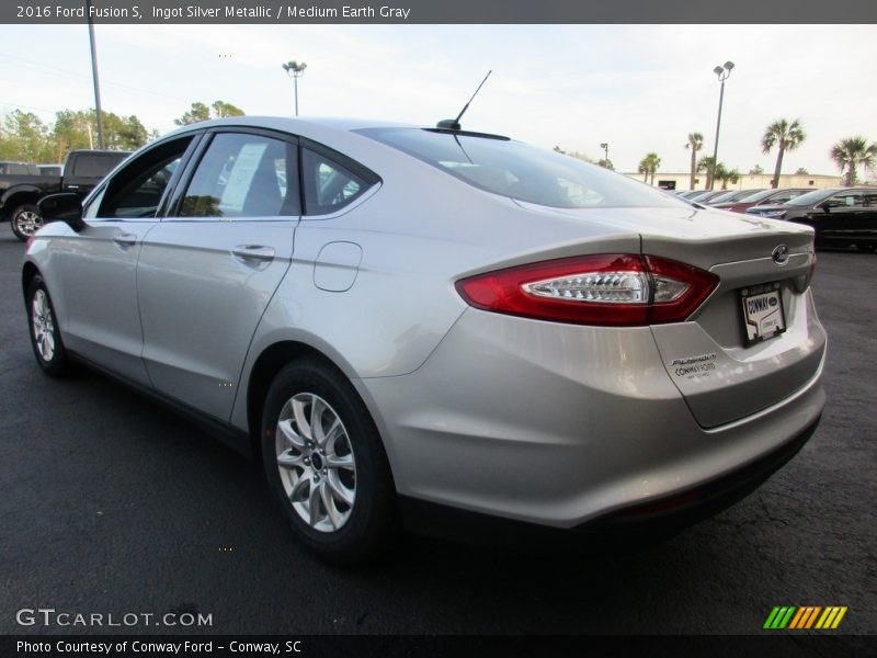 Ingot Silver Metallic / Medium Earth Gray 2016 Ford Fusion S