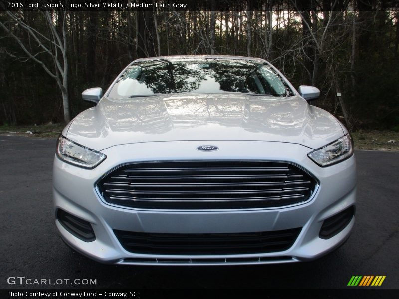 Ingot Silver Metallic / Medium Earth Gray 2016 Ford Fusion S