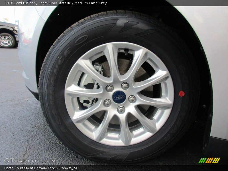 Ingot Silver Metallic / Medium Earth Gray 2016 Ford Fusion S