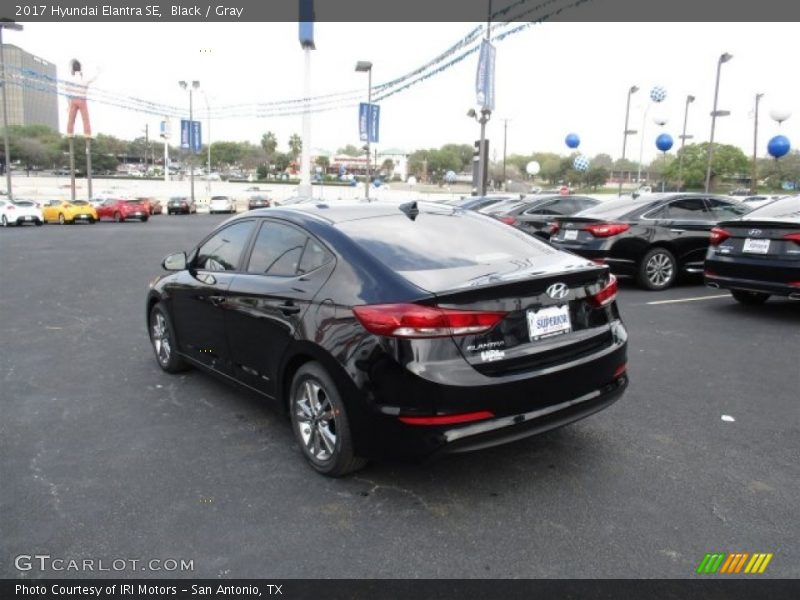 Black / Gray 2017 Hyundai Elantra SE