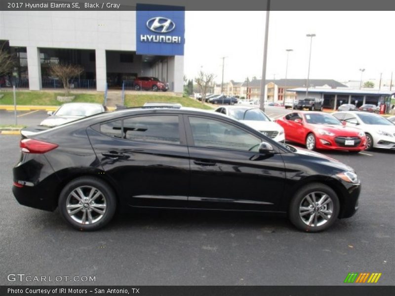 Black / Gray 2017 Hyundai Elantra SE