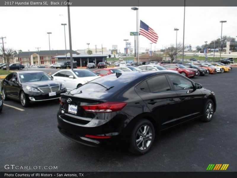 Black / Gray 2017 Hyundai Elantra SE