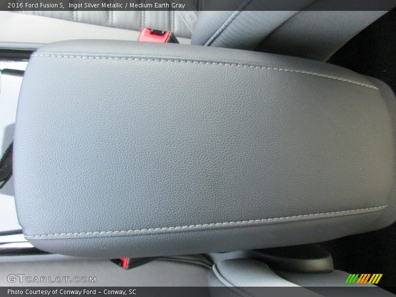 Ingot Silver Metallic / Medium Earth Gray 2016 Ford Fusion S