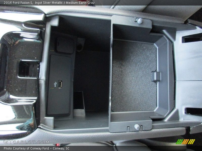 Ingot Silver Metallic / Medium Earth Gray 2016 Ford Fusion S