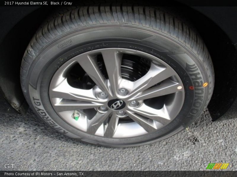 Black / Gray 2017 Hyundai Elantra SE
