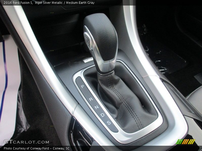 Ingot Silver Metallic / Medium Earth Gray 2016 Ford Fusion S