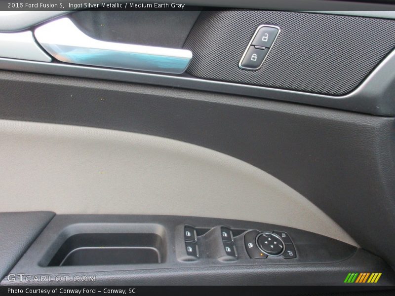 Ingot Silver Metallic / Medium Earth Gray 2016 Ford Fusion S