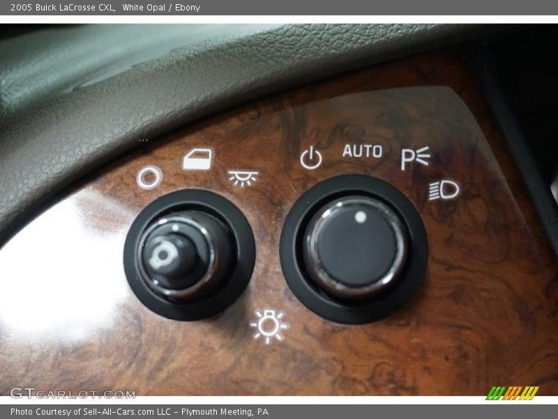 White Opal / Ebony 2005 Buick LaCrosse CXL