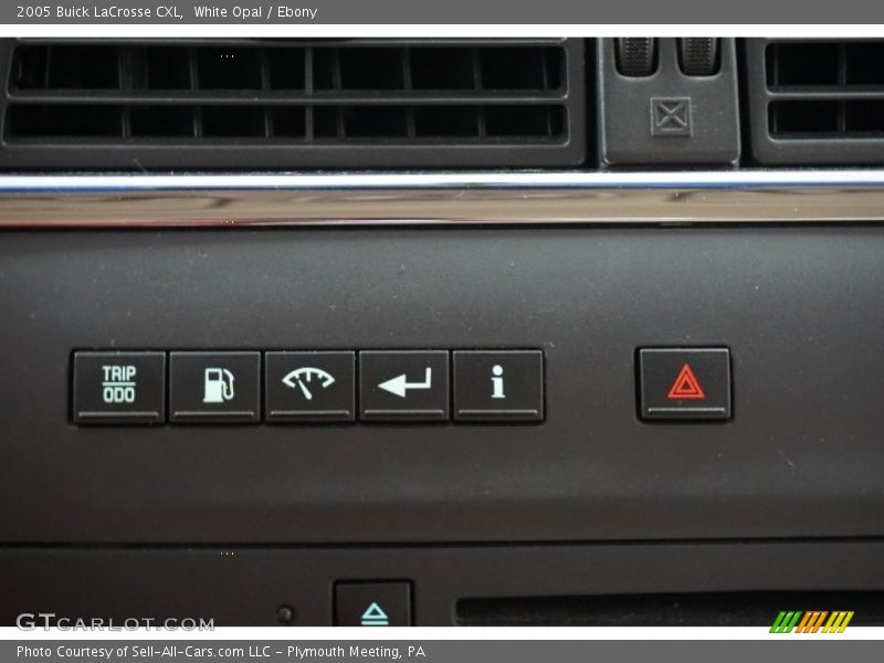 White Opal / Ebony 2005 Buick LaCrosse CXL