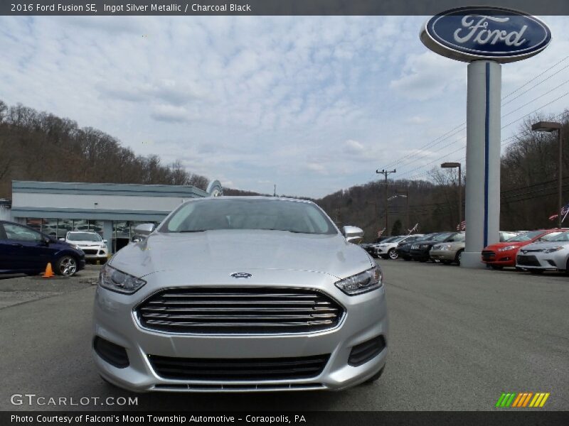 Ingot Silver Metallic / Charcoal Black 2016 Ford Fusion SE