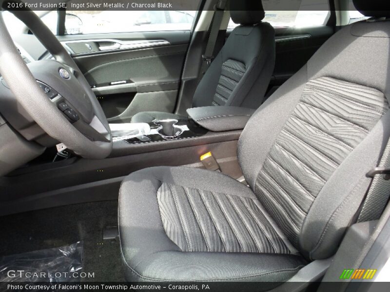 Ingot Silver Metallic / Charcoal Black 2016 Ford Fusion SE