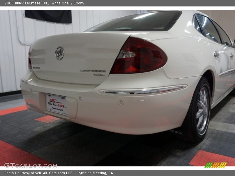 White Opal / Ebony 2005 Buick LaCrosse CXL