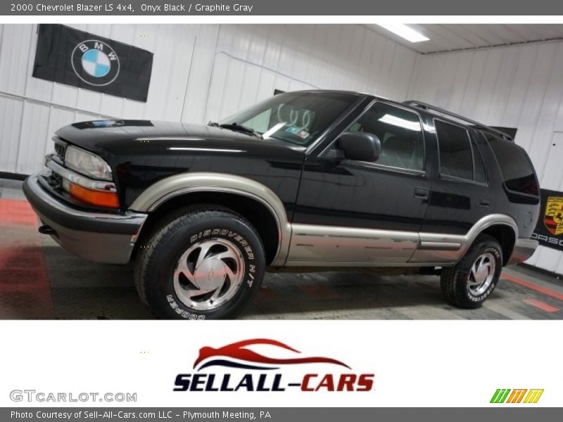 Onyx Black / Graphite Gray 2000 Chevrolet Blazer LS 4x4