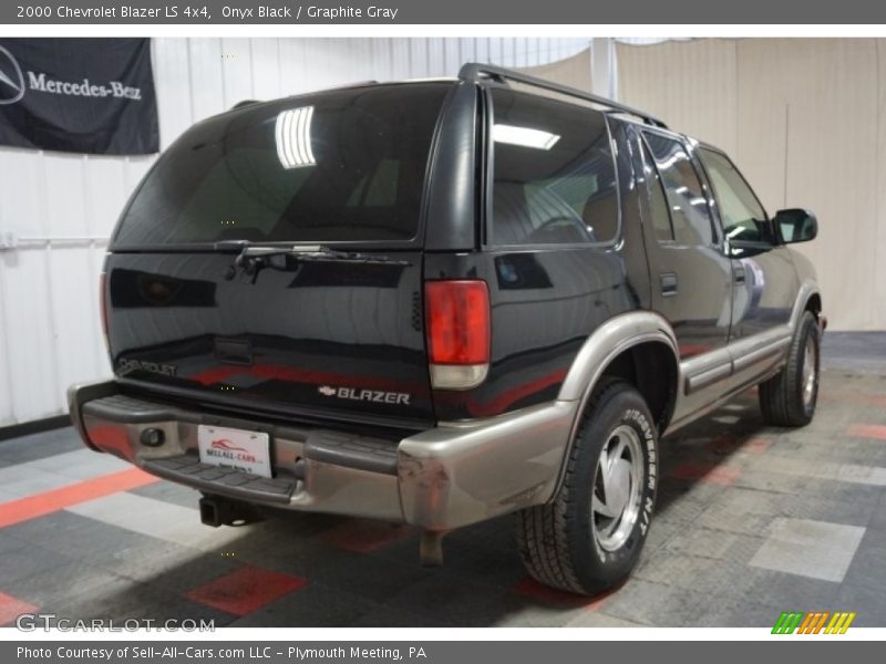Onyx Black / Graphite Gray 2000 Chevrolet Blazer LS 4x4