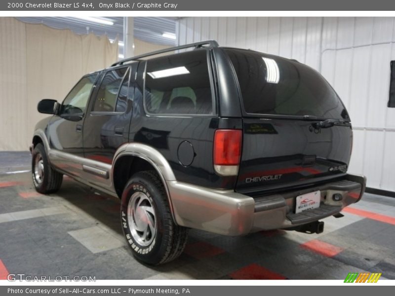Onyx Black / Graphite Gray 2000 Chevrolet Blazer LS 4x4