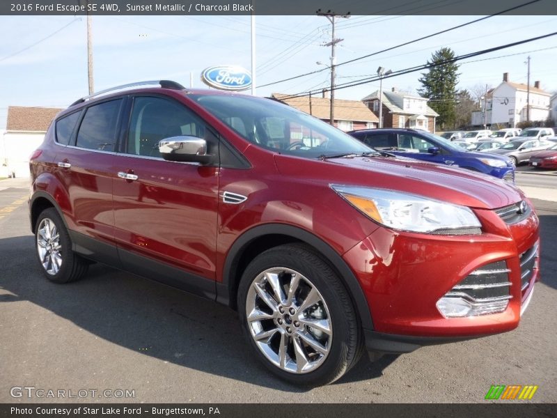 Sunset Metallic / Charcoal Black 2016 Ford Escape SE 4WD