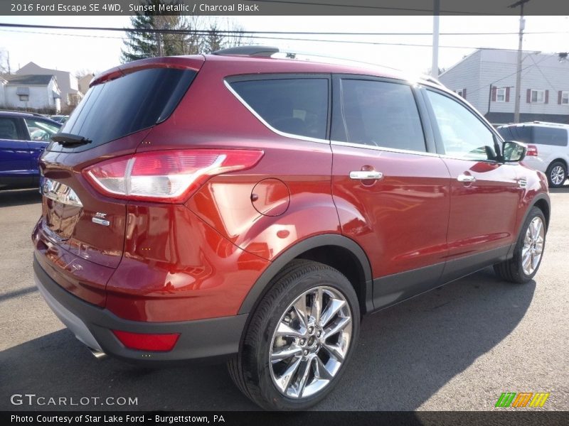 Sunset Metallic / Charcoal Black 2016 Ford Escape SE 4WD