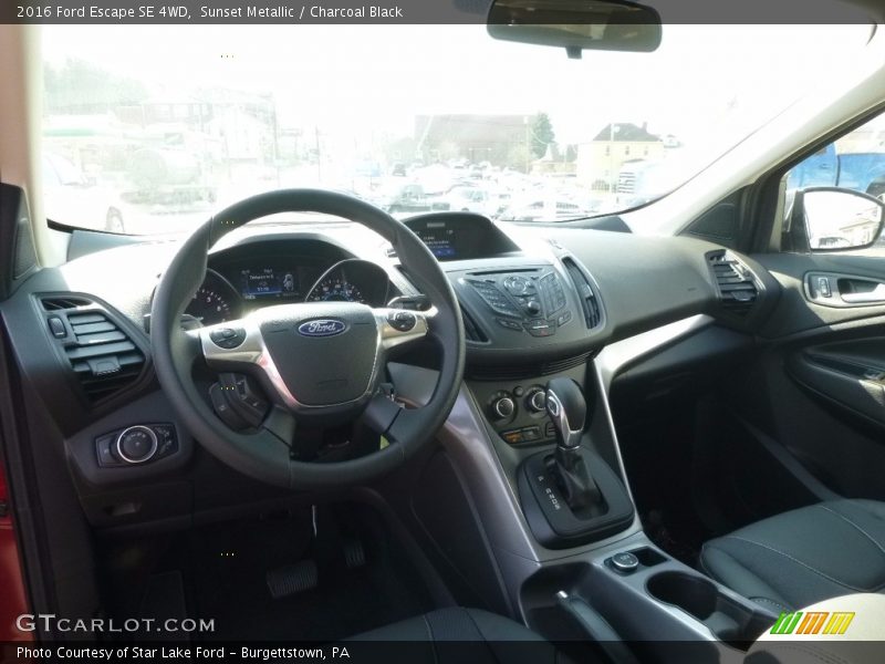 Sunset Metallic / Charcoal Black 2016 Ford Escape SE 4WD
