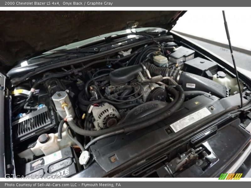 Onyx Black / Graphite Gray 2000 Chevrolet Blazer LS 4x4