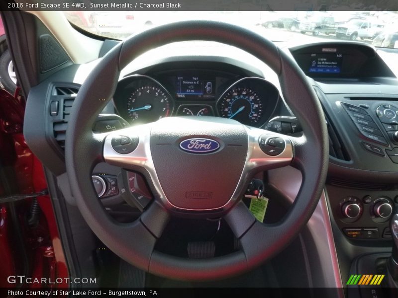 Sunset Metallic / Charcoal Black 2016 Ford Escape SE 4WD