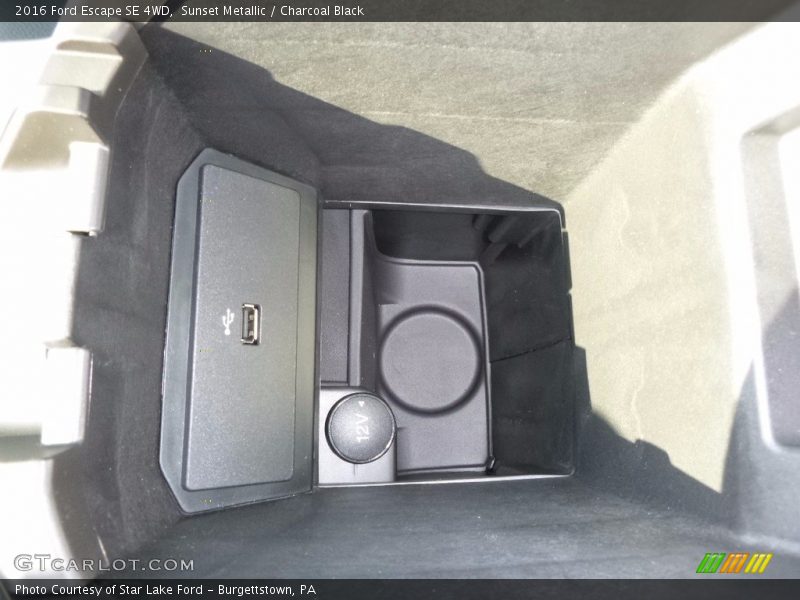 Sunset Metallic / Charcoal Black 2016 Ford Escape SE 4WD