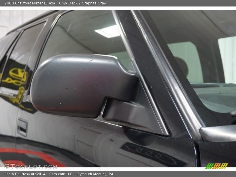 Onyx Black / Graphite Gray 2000 Chevrolet Blazer LS 4x4