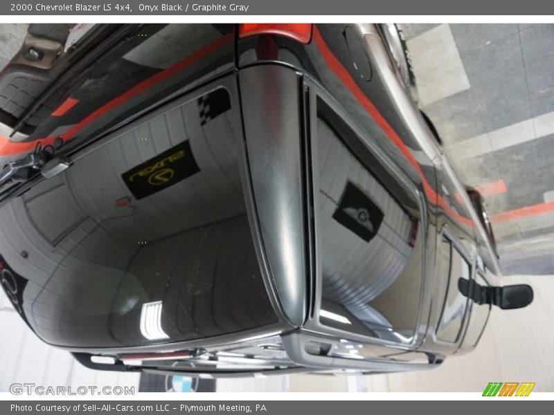 Onyx Black / Graphite Gray 2000 Chevrolet Blazer LS 4x4