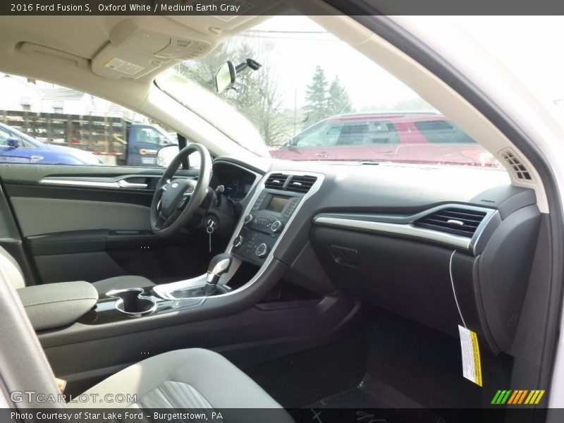 Oxford White / Medium Earth Gray 2016 Ford Fusion S