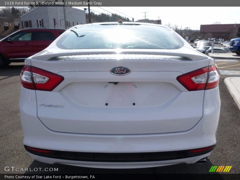 Oxford White / Medium Earth Gray 2016 Ford Fusion S