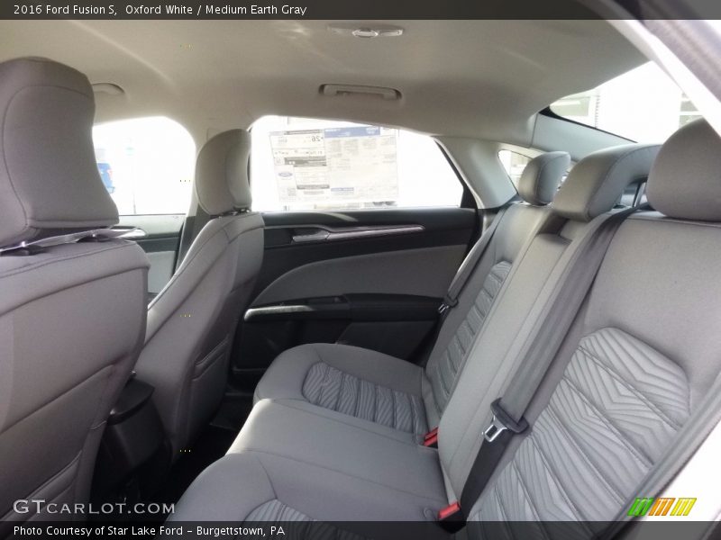 Oxford White / Medium Earth Gray 2016 Ford Fusion S