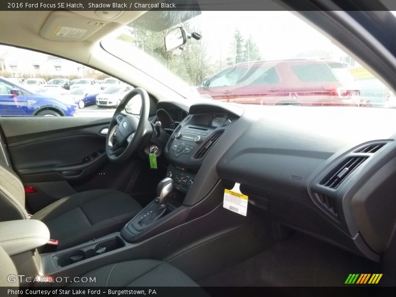 Shadow Black / Charcoal Black 2016 Ford Focus SE Hatch