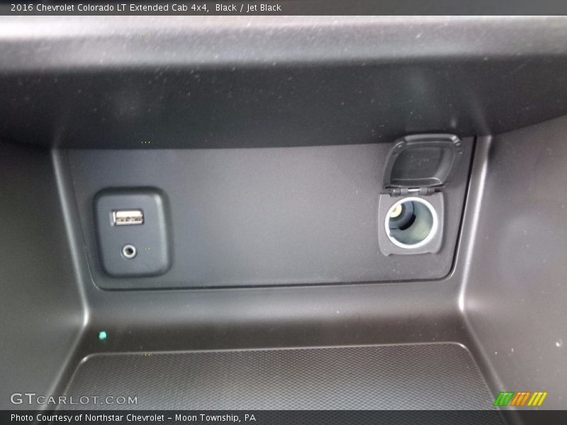 Black / Jet Black 2016 Chevrolet Colorado LT Extended Cab 4x4