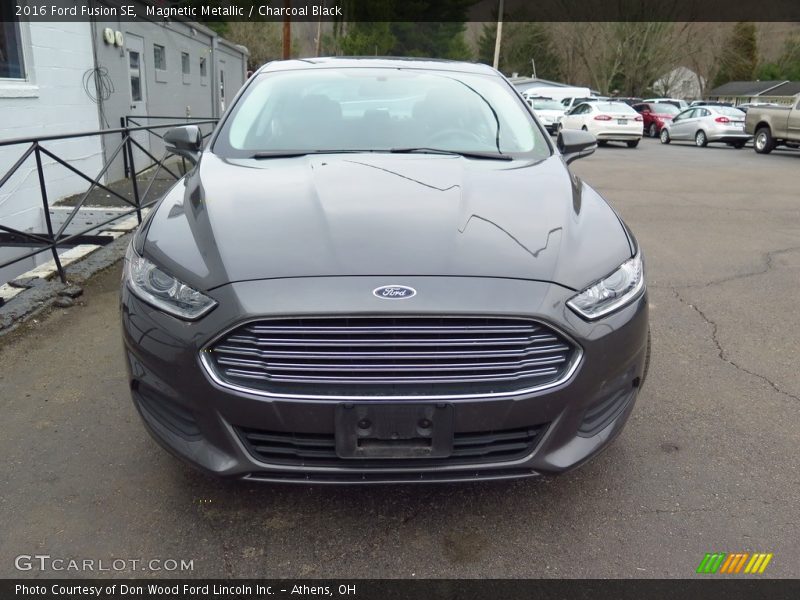 Magnetic Metallic / Charcoal Black 2016 Ford Fusion SE