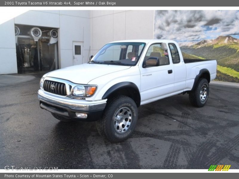 Front 3/4 View of 2001 Tacoma V6 Xtracab 4x4