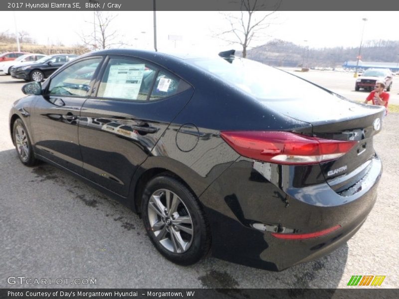 Black / Gray 2017 Hyundai Elantra SE