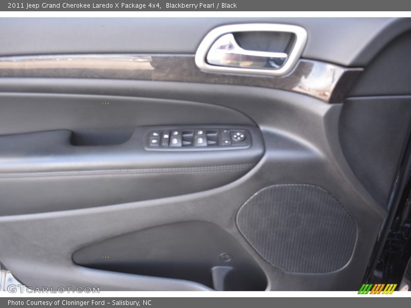 Blackberry Pearl / Black 2011 Jeep Grand Cherokee Laredo X Package 4x4