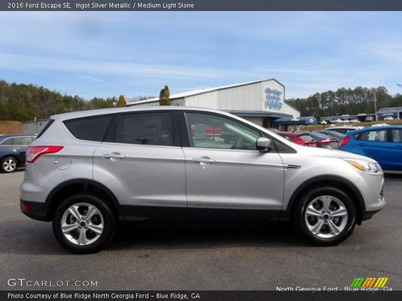 Ingot Silver Metallic / Medium Light Stone 2016 Ford Escape SE