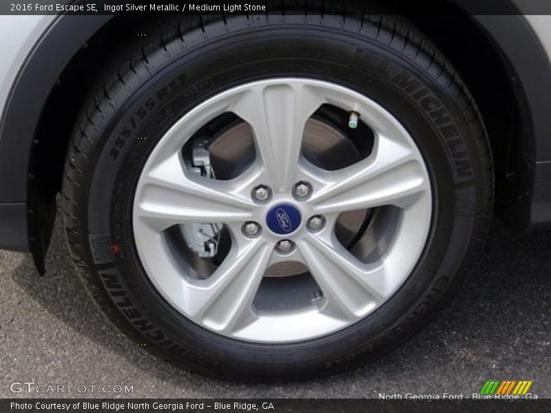 Ingot Silver Metallic / Medium Light Stone 2016 Ford Escape SE