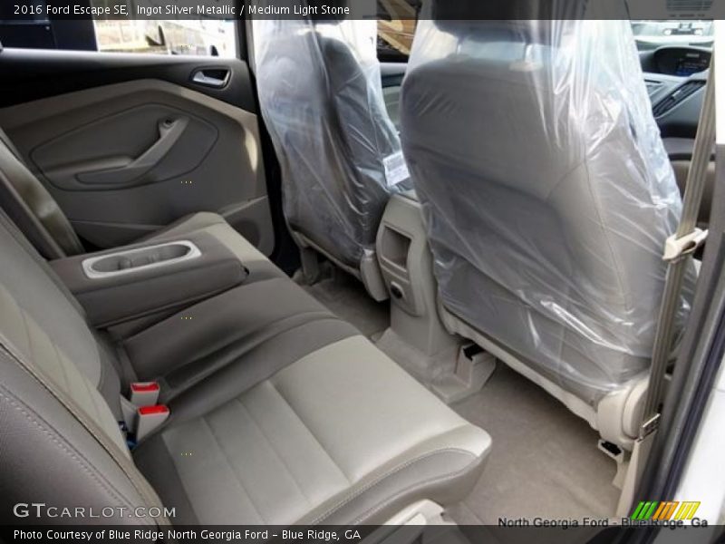 Ingot Silver Metallic / Medium Light Stone 2016 Ford Escape SE