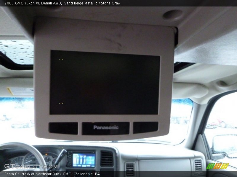 Sand Beige Metallic / Stone Gray 2005 GMC Yukon XL Denali AWD