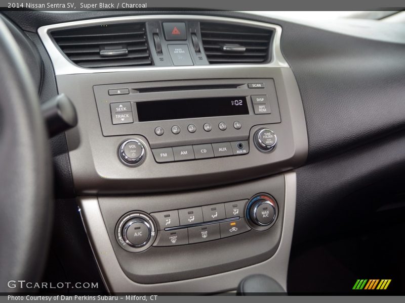 Super Black / Charcoal 2014 Nissan Sentra SV