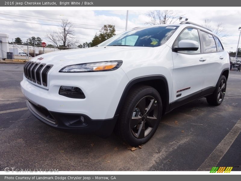Bright White / Black 2016 Jeep Cherokee Latitude