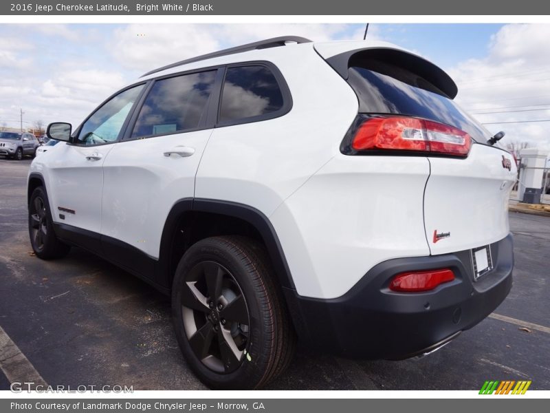 Bright White / Black 2016 Jeep Cherokee Latitude